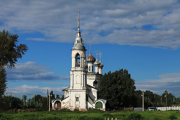 포토 JPG 해외이미지 구름 전통 종교 여행 건축양식 하늘 풍경 사람없음 교회 믿음 시골 러시아 과거 첨탑 해외202004 해외포토 자연요소 건축 감정 유럽 컨셉 종교건축 건물 탑 파일형식 이미지허브