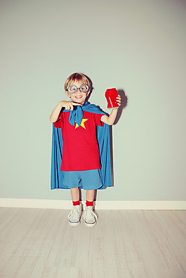 포토 JPG 해외이미지 백인 라이프스타일 초등학생 어린이 컨셉 장난 상상 실내 가면 한명 금발 힘 자유 시원함 망토 쉬는시간 사춘기 슈퍼히어로 염원 카피스페이스 해외202004 해외포토 서양인 1 학생 헤어스타일 휴식 사람 내부 생활 공백 영웅 파일형식 이미지허브