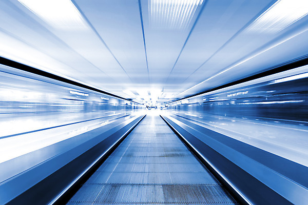 포토 JPG 해외이미지 비즈니스 건축양식 창문 모션 태국 유리 지붕 추상 바닥 실내 사람없음 내부 파란색 빛 사무실 반사 계단 금속 산책 램프 도시 복도 전철 역 공항 쇼핑몰 입장 속도 통로 출퇴근 바쁨 리프트 에스컬레이터 일반 단계 방법 블러 철강 해외202004 해외포토 건축 아시아 육상교통 컬러 무늬 교통시설 재질 휴식 조명 대중교통 파일형식 이미지허브