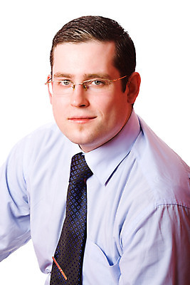 포토 JPG 해외이미지 백인 1 응시 남자 행복 안경 얼굴 셔츠 생각 비즈니스 CEO 성공 넥타이 종류 한명 미소 사람 20대 성인 머리 교사 의사 비즈니스맨 기다림 상담원 스마트 동료 경영자 심플 노려봄 변호사 고립 심각 유일 해외202004 카운슬러 해외포토 서양인 직업 시선 잡화 감정 컨셉 상의 관계 모션 표정 청년 신체부위 의료진 직장인 사무원 리더 파일형식 이미지허브