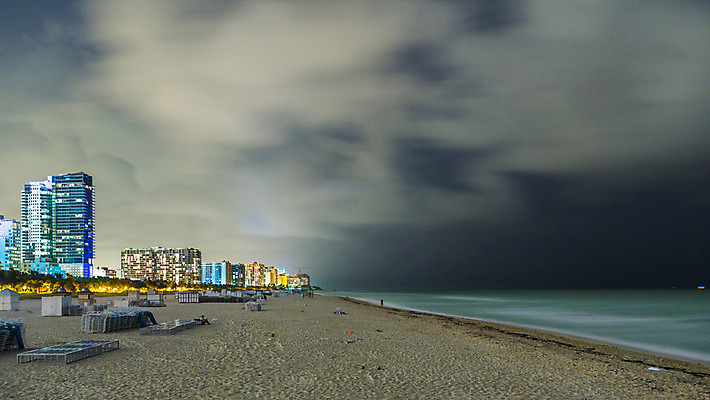 포토 JPG 해외이미지 모래 여행 건축양식 하늘 휴가 휴식 풍경 사람없음 건물 물 저녁 인도양 마이애미 플로리다 해외202004 해외포토 자연요소 건축물 건축 바다 컨셉 미국 야간 파일형식 이미지허브