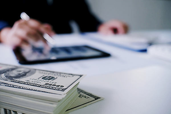 포토 JPG 해외이미지 직업 남자 백그라운드 컨셉 인터넷 회사 비즈니스 통신 성공 회의 그래프 대화 선물 사람 사람없음 금융 노트북 컴퓨터 사무실 알약 펜 자료 방 업무 비즈니스맨 그룹 시장 결과 토론 분석 보고서 상담 보여주기 회계 경영 마케팅 프로젝트 해외202004 해외포토 모션 말하기 경제 전자제품 필기구 약 작업 직장인 파일형식 이미지허브