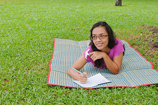 포토 JPG 해외이미지 나무 여자 여행 태국 휴가 휴식 손바닥 그림자 한명 앉기 풍경 물 여름 파란색 태양 여행객 평화 스파 꿈 잠 뜨거움 탈출 휴양지 장면 해먹 안다만 이국적 터키석 파라다이스 해외202004 해외포토 자연요소 식물 1 손 계절 아시아 바다 컬러 컨셉 모션 사람 장소 침대 보석 파일형식 이미지허브