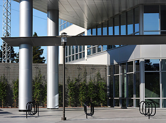 포토 JPG 해외이미지 라이프스타일 외관 공원 벽 스포츠 패턴 비즈니스 건축양식 창문 유리 지붕 새로움 서기 사람없음 건물 빛 쇼핑 사무실 우주 금속 자전거 거울 바위 램프 도시 업무 점 바퀴 정상 주차 사인 사이클링 해외202004 해외포토 건축물 공공시설 건축 컨셉 무늬 모션 재질 조명 생활 바이크 돌_바위 작업 육상스포츠 파일형식 이미지허브