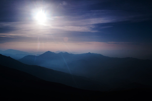 포토 JPG 해외이미지 실루엣 자연 하늘 아침 산 그림자 풍경 사람없음 야외 빛 태양 일출 환경 일몰 안개 가을 시골 언덕 절정 해외202004 해외포토 주간 자연요소 계절 날씨 촬영기법 노을 생태계 파일형식 이미지허브