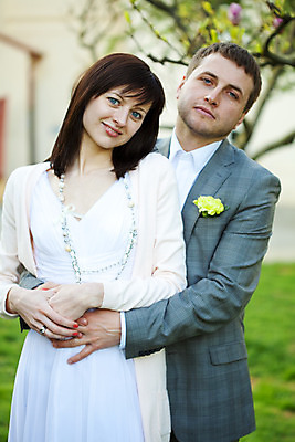 포토 JPG 해외이미지 나무 전통 커플 드레스 공원 여자 남자 꽃 행복 꽃다발 결혼 이동 2 신혼부부 자연 결혼식 남편 사랑 미소 사람 이벤트 성인 야외 두명 햇빛 태양 축하 아내 우아함 심플 열정 순간 영원 해외202004 해외포토 자연요소 식물 부부 옷 공공시설 감정 컨셉 관계 표정 생태계 신혼 파일형식 이미지허브