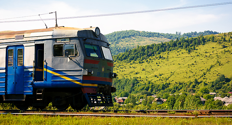 포토 JPG 해외이미지 주간 산 풍경 사람없음 야외 기차 우크라이나 해외202004 해외포토 자연요소 유럽 육상교통 대중교통 파일형식 이미지허브