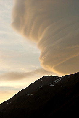 포토 JPG 해외이미지 구름 야생동물 여행 자연 하늘 휴식 산 나선형 풍경 사람없음 야외 여름 빛 햇빛 평화 환경 침묵 일몰 놀람 기쁨 자유 오픈 황무지 고독 큼 즐거움 멀리 용서 우수 웅장함 절정 특별함 현상 해외202004 해외포토 자연요소 동물 계절 감정 컨셉 무늬 표정 태양 노을 소리 크기 절기 생태계 파일형식 이미지허브