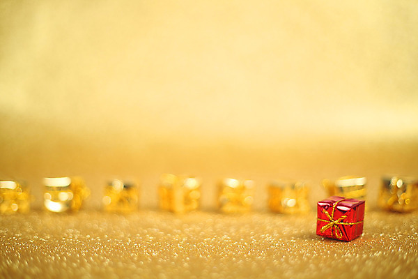 포토 JPG 해외이미지 크리스마스 휴가 새로움 선물 사람없음 장식 빨간색 빛 상자 노란색 놀람 축하 생일 황금 고급 연도 카피스페이스 해외202004 해외포토 기념일 감정 컬러 컨셉 표정 공백 파일형식 이미지허브