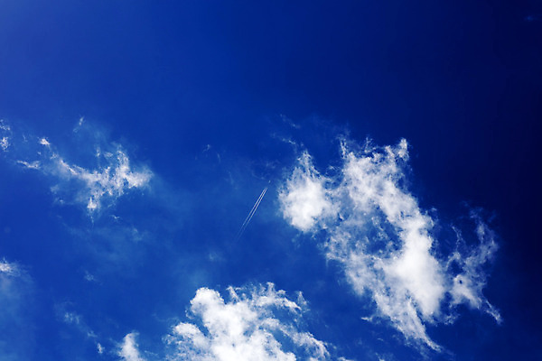 포토 JPG 해외이미지 구름 계절 바다 백그라운드 패턴 자연 벽지 하늘 아침 날씨 휴가 풍경 사람없음 야외 여름 파란색 빛 햇빛 우주 환경 맑음 자유 흰색 오픈 순수 장면 천국 솜털 스카이라인 내추럴 수평선 해외202004 해외포토 주간 자연요소 컬러 컨셉 무늬 태양 생태계 파일형식 이미지허브