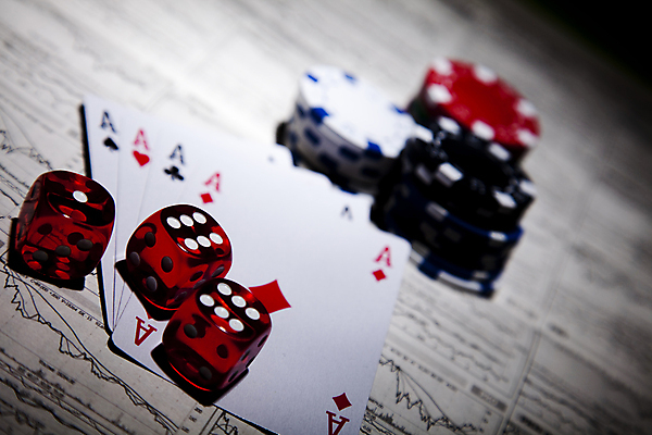 포토 JPG 해외이미지 실내 사람없음 트럼프 도박 카지노 주사위 겜블 해외202004 해외포토 내부 놀이용품 파일형식 이미지허브