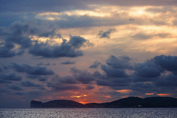 포토 JPG 해외이미지 구름 유럽 바다 여행 백그라운드 오렌지 자연 하늘 휴가 풍경 사람없음 물 여름 태양 반사 일출 황혼 일몰 이탈리아 저녁 지중해 장면 수평선 해외202004 해외포토 자연요소 계절 나라 과일 노을 야간 생태계 파일형식 이미지허브