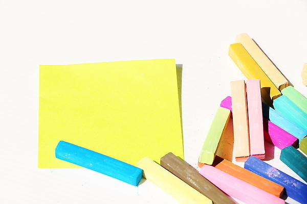 포토 JPG 해외이미지 자 사람없음 연필 메시지 신학기 크레파스 해외202004 해외포토 문구용품 학용품 필기구 파일형식 이미지허브