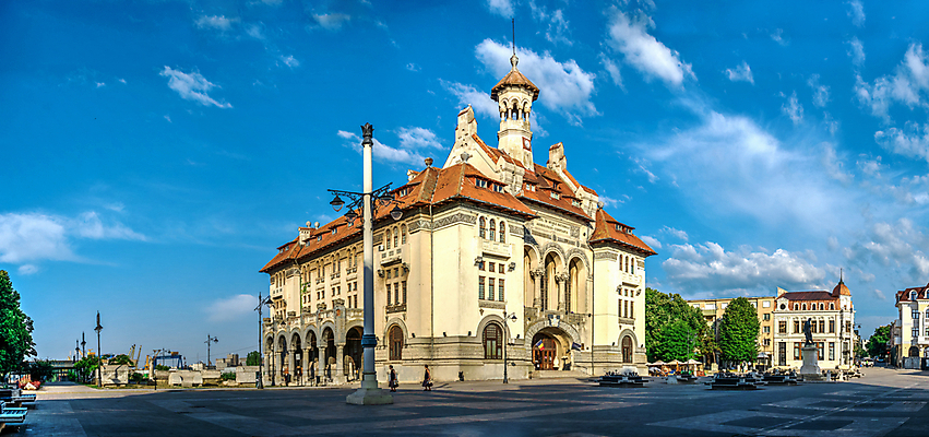 포토 JPG 해외이미지 유럽 문화 여행 건축양식 거리 파노라마 사람없음 야외 건물 여름 도시풍경 궁전 도시 큼 박물관 휴양지 정사각형 포트 루마니아 천연기념물 구시가지 안뜰 해외202004 해외포토 도형 건축물 계절 건축 나라 고건축 촬영기법 풍경 장소 크기 파일형식 이미지허브