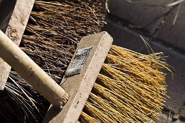 포토 JPG 해외이미지 가사 비즈니스 가정 노동자 새로움 바닥 주택 실내 손잡이 사람없음 목재 사무실 주방 청결 흰색 붓 작업 복도 위생 씻기 플라스틱 빗자루 청소 오브젝트 서비스 먼지 청소부 대걸레 소독 쓸기 위생관리 정리함 조작 항목 해외202004 해외포토 나무 직업 컬러 컨셉 재료 재질 관리 내부 건물 청소도구 파일형식 이미지허브