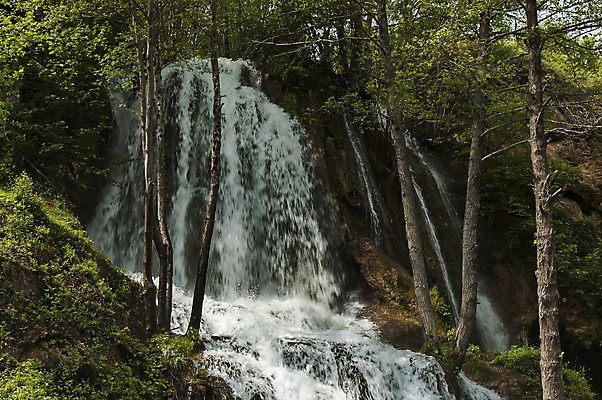 포토 JPG 해외이미지 유럽 백그라운드 사람없음 물 파란색 강 힘 폭포 신선 떨어짐 세르비아 해외202004 해외포토 자연요소 나라 컬러 컨셉 자연 파일형식 이미지허브
