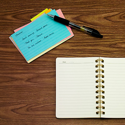 포토 JPG 해외이미지 학생 교육 문화 텍스트 교실 학교 수업 사람없음 책 단어 스터디 세계 글로벌 연필 펜 쪽지 공책 시험 퀴즈 가르침 강의 사전 우크라이나 번역 해외202004 해외포토 문자 유럽 문구용품 학용품 학습 필기구 파일형식 이미지허브