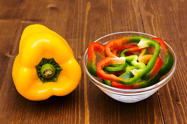 포토 JPG 해외이미지 음식 조각 백그라운드 농업 다이어트 채소 과일 재료 자연 고추 파프리카 건강 요리 사람없음 장식 빨간색 주방 식사 저녁식사 흰색 신선 반지 닫기 달콤 맛 자르기 배열 먹기 상쾌 유기농 날것 슬라이스 후추 내추럴 고립 숙성 채식주의자 비건 해외202004 해외포토 웰빙 감정 산업 컬러 컨셉 장신구 모션 향신료 생태계 채식 파일형식 이미지허브