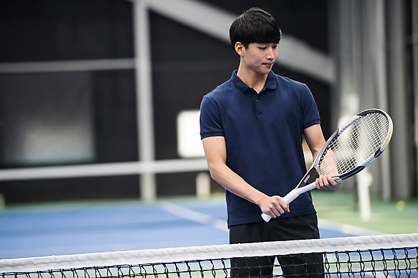 포토 JPG 주간 남자 스포츠 레저 건강 한명 서기 상반신 성인 야외 앞모습 30대 운동 한국인 테니스 라켓 테니스장 성인남자한명만 국내포토 자연요소 1 스포츠용품 뷰포인트 스포츠시설 모션 사람 동양인 장년 구기 남자한명만 성인남자만 파일형식