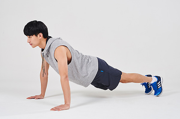 포토 JPG 스튜디오촬영 전신 남자 엎드리기 스포츠 실내 한명 성인 옆모습 30대 운동 한국인 성인남자한명만 국내포토 1 뷰포인트 모션 건강 사람 동양인 내부 장년 남자한명만 성인남자만 파일형식