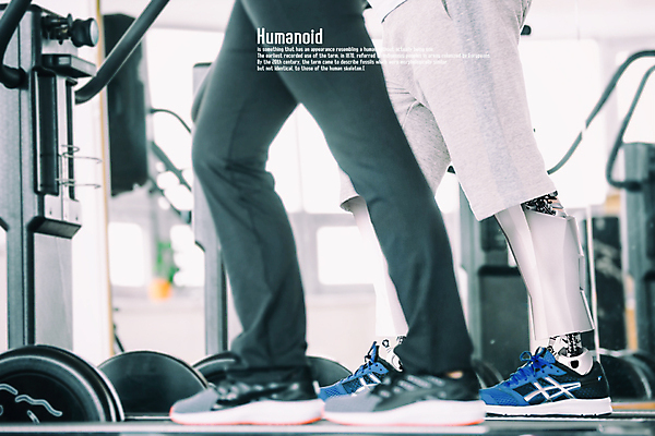 PSD 편집이미지 남자 미래 기술 실내 사람 성인 두명 3D 헬스장 과학기술 하반신 로봇 디지털합성 런닝머신 4차산업 미래산업 AI_인공지능 이미지편집 편집3D 산업 컨셉 내부 운동기구 헬스 파일형식