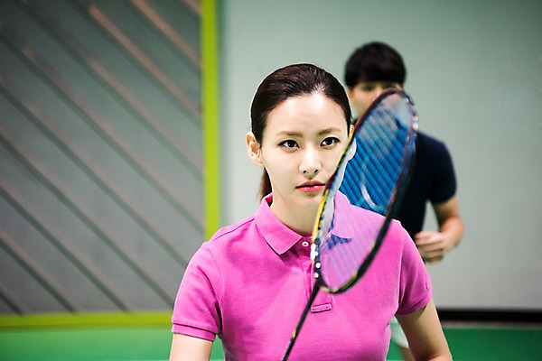 포토 JPG 응시 여자 남자 스포츠 실내 서기 경기 상반신 성인 두명 앞모습 30대 한국인 배드민턴라켓 배드민턴 배드민턴장 성인만 국내포토 시선 뷰포인트 모션 사람 동양인 내부 장년 구기 라켓 파일형식