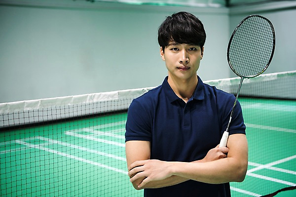 포토 JPG 남자 스포츠 실내 한명 서기 들기 상반신 성인 앞모습 30대 팔짱 한국인 배드민턴라켓 네트 배드민턴 배드민턴장 성인남자한명만 국내포토 1 뷰포인트 모션 사람 동양인 내부 장년 구기 라켓 남자한명만 성인남자만 파일형식