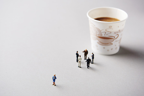 포토 JPG 커피 캠페인 사람없음 아웃포커스 미니어처 종이컵 사회이슈 소외 제외 차별 평등 미투운동 펜스룰 국내포토 음료 컨셉 촬영기법 컵 모형 일회용 파일형식