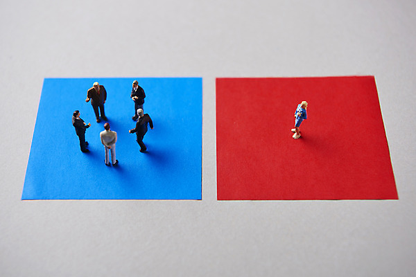 포토 JPG 캠페인 사람없음 빨간색 파란색 미니어처 사회이슈 색종이 소외 제외 차별 평등 미투운동 펜스룰 국내포토 종이 컬러 컨셉 모형 파일형식