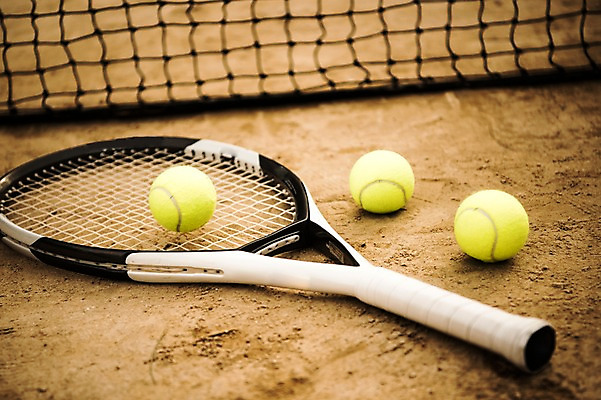 포토 JPG 주간 사람없음 야외 흙 테니스 테니스라켓 테니스용품 세개 네트 테니스장 테니스공 국내포토 자연요소 스포츠용품 스포츠 공 스포츠시설 3 구기 라켓 파일형식