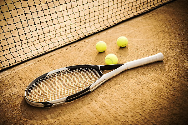 포토 JPG 주간 사람없음 야외 흙 테니스 테니스라켓 테니스용품 세개 네트 테니스장 테니스공 국내포토 자연요소 스포츠용품 스포츠 공 스포츠시설 3 구기 라켓 파일형식