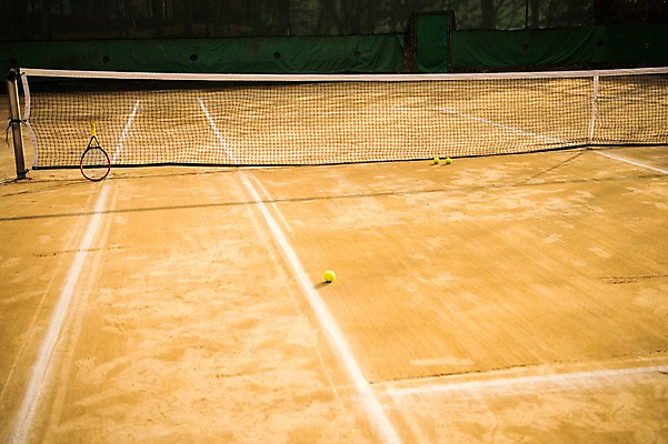 포토 JPG 주간 사람없음 야외 테니스 테니스라켓 세개 네트 테니스장 테니스공 국내포토 자연요소 스포츠 공 스포츠시설 3 구기 라켓 테니스용품 파일형식