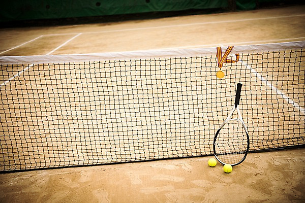 포토 JPG 주간 사람없음 야외 흙 두개 테니스 테니스라켓 테니스용품 네트 테니스장 테니스공 금메달 국내포토 자연요소 스포츠용품 스포츠 2 공 스포츠시설 구기 라켓 메달 파일형식