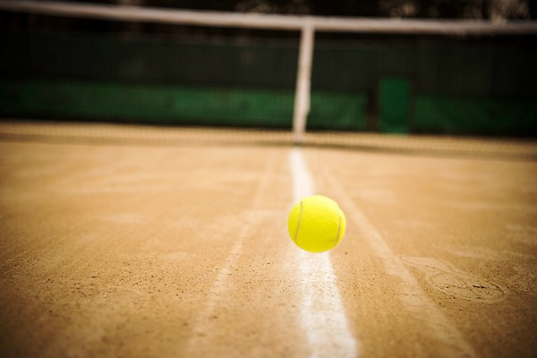 포토 JPG 주간 사람없음 야외 공중 한개 흙 테니스 테니스용품 네트 테니스장 테니스공 국내포토 자연요소 1 스포츠용품 스포츠 공 스포츠시설 구기 파일형식