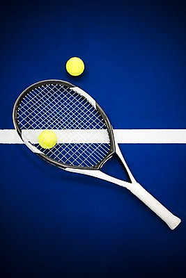 포토 JPG 바닥 실내 사람없음 파란색 두개 테니스 테니스라켓 테니스용품 테니스공 국내포토 스포츠용품 컬러 2 공 내부 구기 라켓 파일형식