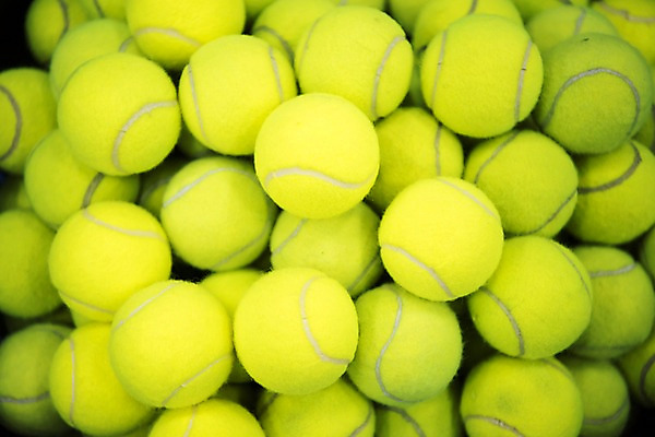 포토 JPG 실내 사람없음 쌓기 여러개 테니스 테니스용품 테니스공 국내포토 스포츠용품 다수 공 모션 내부 구기 파일형식