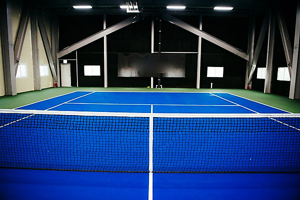 포토 JPG 바닥 실내 사람없음 파란색 테니스 네트 테니스장 국내포토 스포츠 컬러 스포츠시설 내부 구기 파일형식