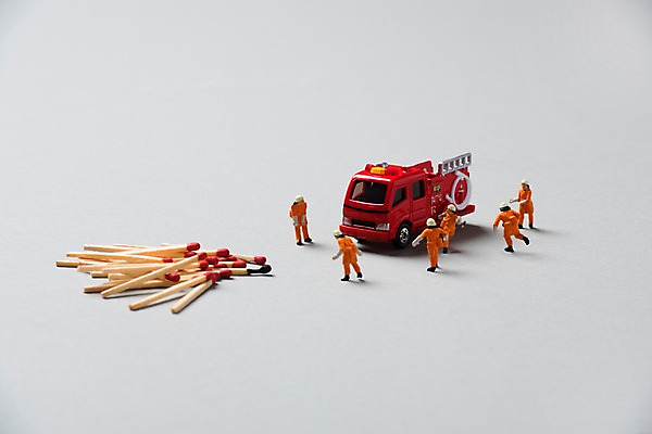 포토 JPG 스튜디오촬영 실내 사람없음 여러개 미니어처 성냥 소방관 소방차 국내포토 다수 자동차 내부 모형 구조원 소방 파일형식