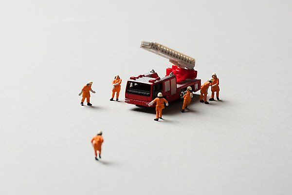 포토 JPG 스튜디오촬영 한대 사다리 사람모양 실내 사람없음 여러개 미니어처 소방관 소방차 화재진압 국내포토 모양 1 다수 자동차 내부 모형 도구 구조원 소방 화재 진압 파일형식