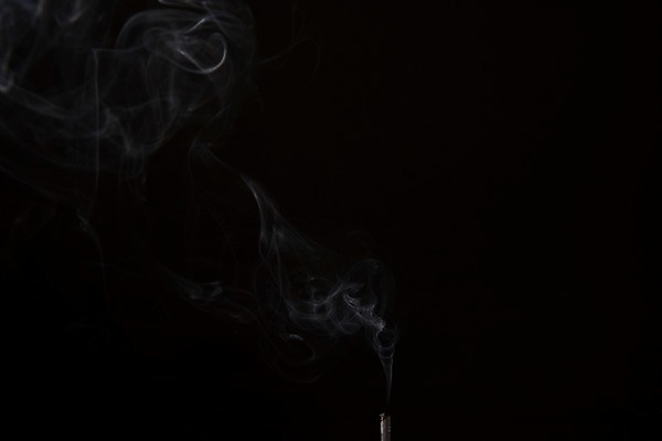 포토 JPG 스튜디오촬영 실내 사람없음 어둠 연기 국내포토 내부 파일형식