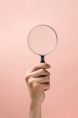 포토 1 손 모션 실내 사람 내부 신체부위 파일형식 잡기 돋보기 JPG 스튜디오촬영 들기 한명 한손 국내포토