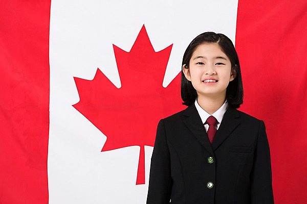 포토 JPG 스튜디오촬영 학생 응시 여학생 여자 교복 실내 한명 서기 미소 상반신 앞모습 10대 한국인 여중생 캐나다국기 십대여자한명만 국내포토 1 시선 옷 뷰포인트 모션 중학생 청소년 표정 사람 동양인 내부 국기 여자한명만 십대여자만 파일형식