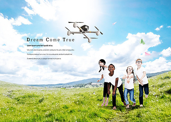 전신 PSD 서양인 외국인 구름 편집이미지 여자 남자 어린이 흑인 하늘 날리기 산 사람 초원 여러명 종이비행기 드론 어린이만 이미지편집 자연요소 다수 모션 인종 종이접기 파일형식