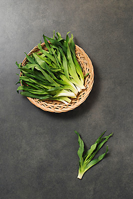 포토 JPG 스튜디오촬영 채소 실내 사람없음 하이앵글 소쿠리 신선 유기농 플랫레이 원추리나물 국내포토 웰빙 뷰포인트 내부 바구니 플랫 파일형식