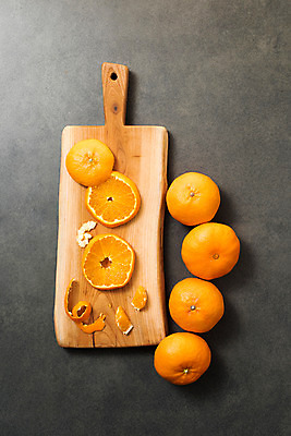 포토 JPG 스튜디오촬영 과일 단면 도마 실내 사람없음 하이앵글 여러개 껍질 신선 유기농 슬라이스 플랫레이 레드향 국내포토 웰빙 뷰포인트 다수 주방용품 내부 플랫 파일형식