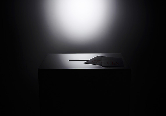 포토 JPG 스튜디오촬영 실내 사람없음 빛 어둠 선거 사회이슈 투표용지 투표함 국내포토 컨셉 내부 투표 민주주의 파일형식