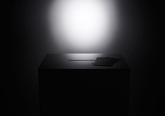 포토 JPG 스튜디오촬영 실내 사람없음 빛 어둠 투표 선거 사회이슈 투표용지 투표함 국내포토 컨셉 내부 민주주의 파일형식