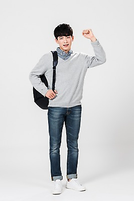 포토 JPG 스튜디오촬영 전신 남자 가방 실내 한명 서기 사람 20대 성인 앞모습 청춘 파이팅 한국인 백팩 성인남자한명만 국내포토 1 잡화 뷰포인트 컨셉 모션 동양인 청년 내부 남자한명만 성인남자만 파일형식