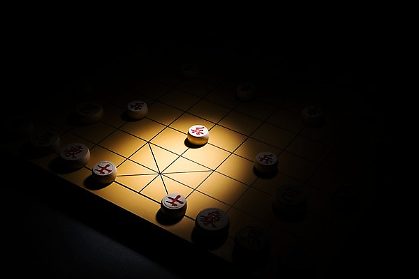 포토 JPG 스튜디오촬영 실내 밝음 근접촬영 사람없음 어둠 오브젝트 스포트라이트 보드게임 장기알 장기판 국내포토 장기놀이 뷰포인트 놀이 내부 파일형식