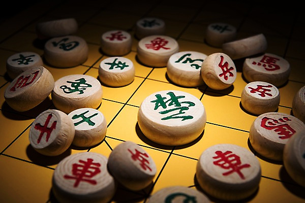 포토 JPG 스튜디오촬영 실내 밝음 근접촬영 사람없음 어둠 오브젝트 스포트라이트 보드게임 장기알 장기판 국내포토 장기놀이 뷰포인트 놀이 내부 파일형식